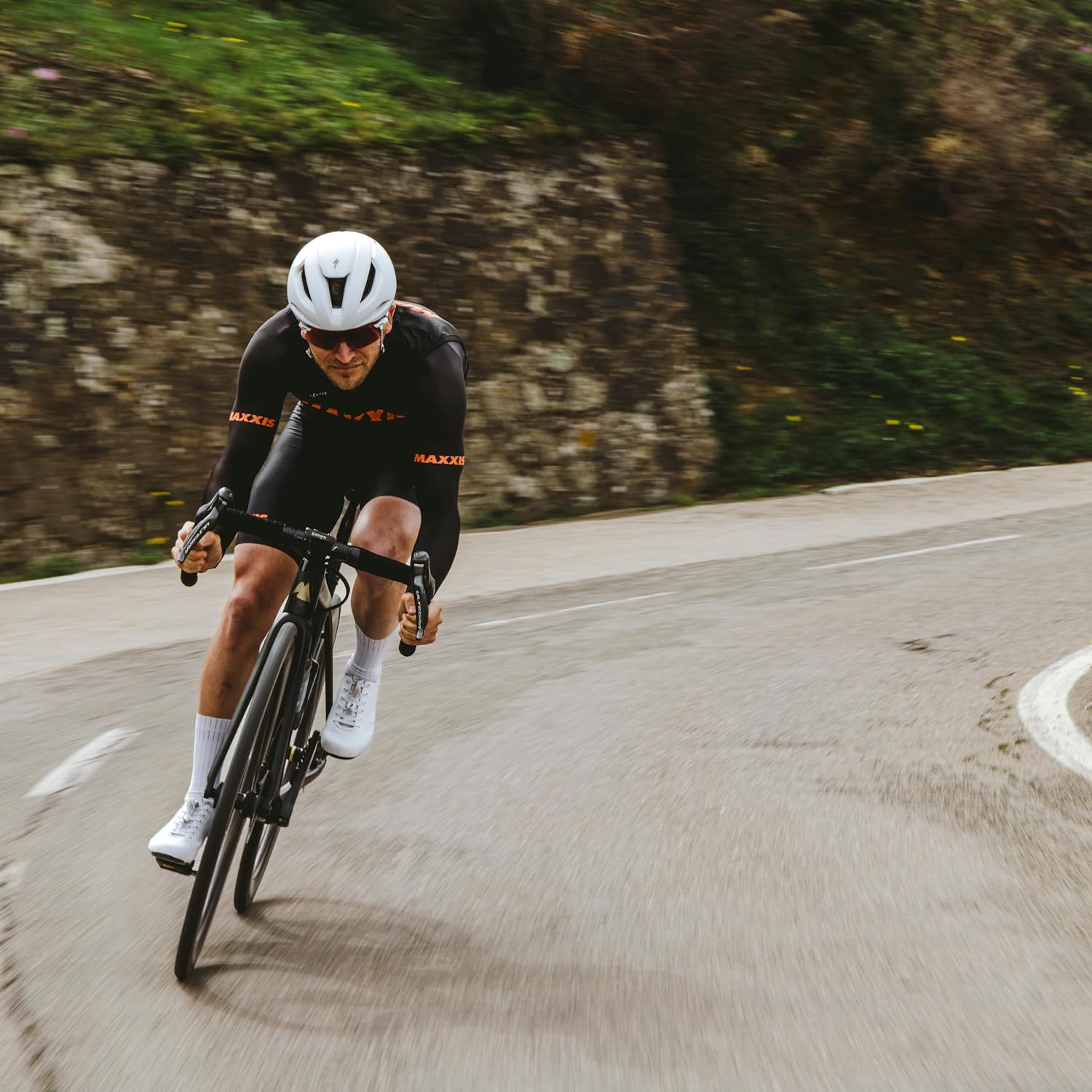 Maxxis 700X28C road tire