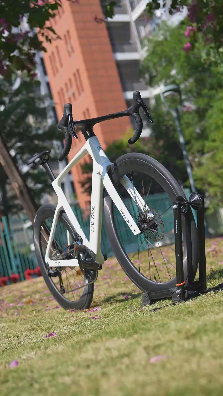 R18 (Racing ED) - Cyctrac Carbon Road Bike