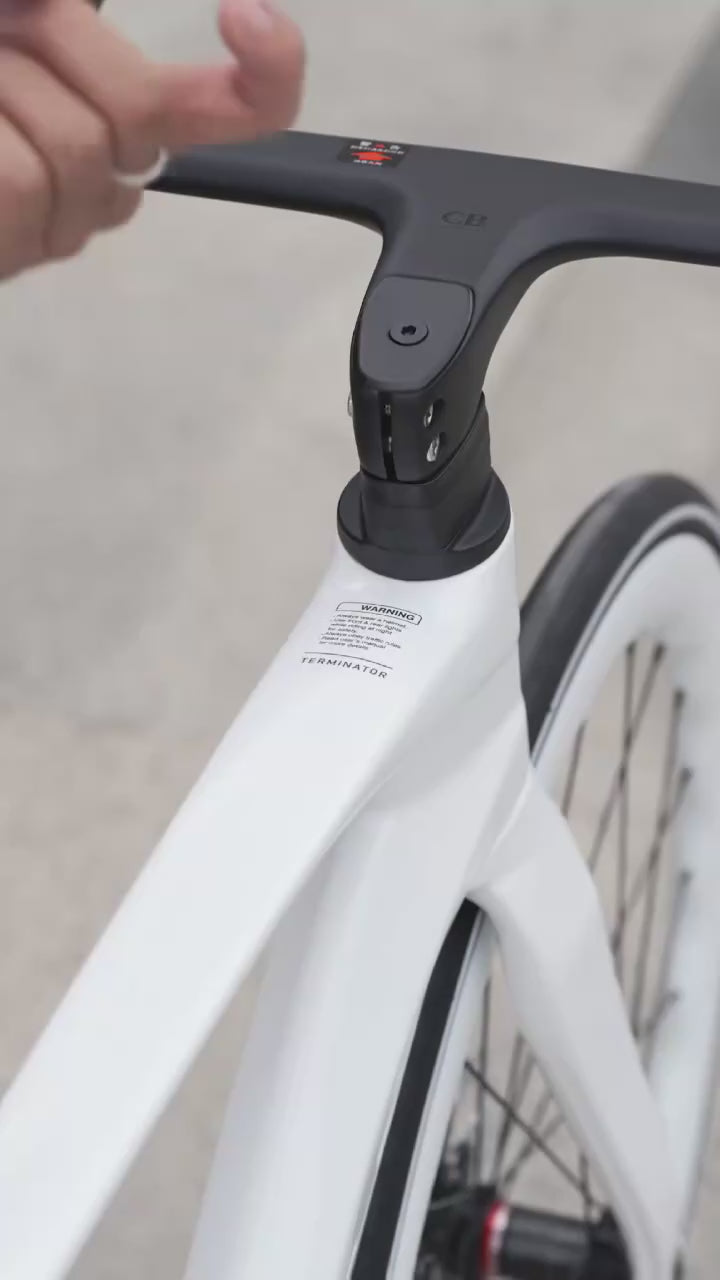 Cyclone - 3rd (105 Big) - Carbon Road Bike